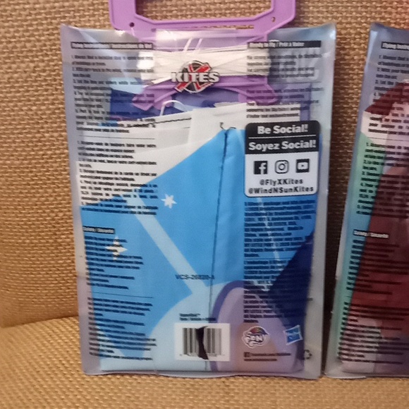 Super Sled 32 inch Kite Bundle - Picture 5 of 6